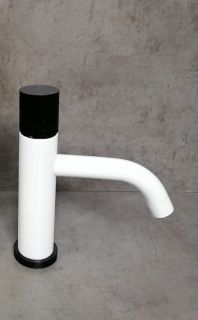 Смеситель для раковины Boheme Stick 121-WB белый матовый/чёрный